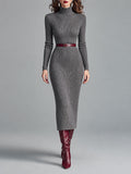 Vestido Midi Entallado de Cuello Alto con Cinturón